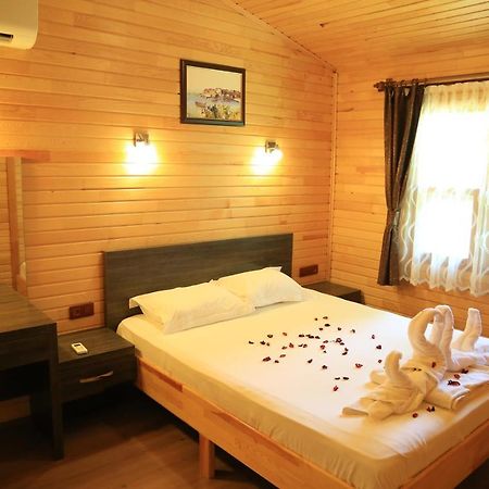 Tunays Pansiyon Bed and Breakfast Çıralı Exterior foto