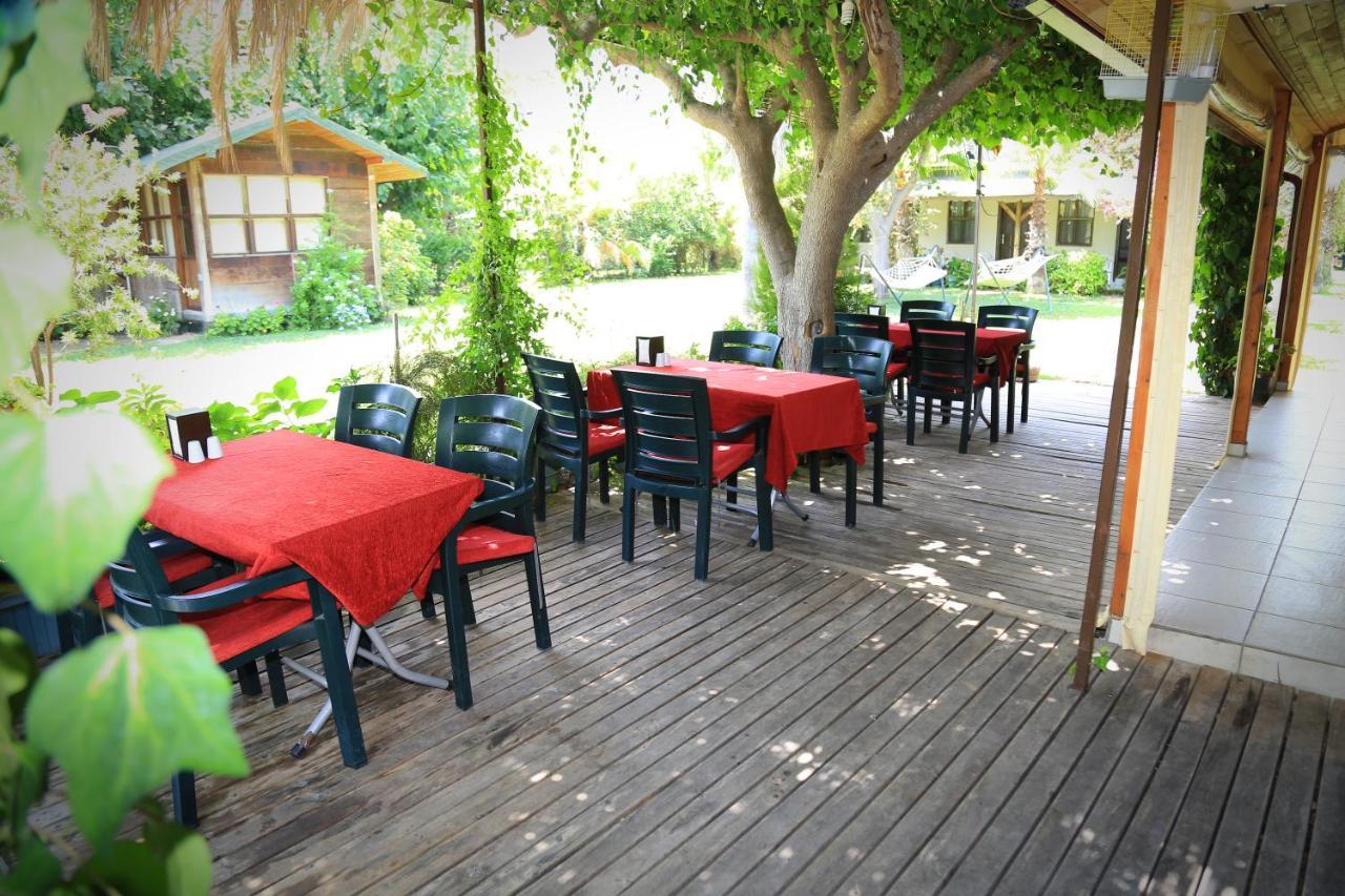 Tunays Pansiyon Bed and Breakfast Çıralı Exterior foto