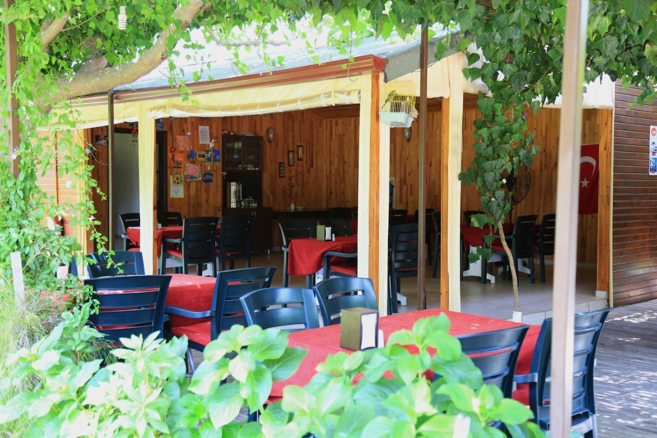 Tunays Pansiyon Bed and Breakfast Çıralı Exterior foto