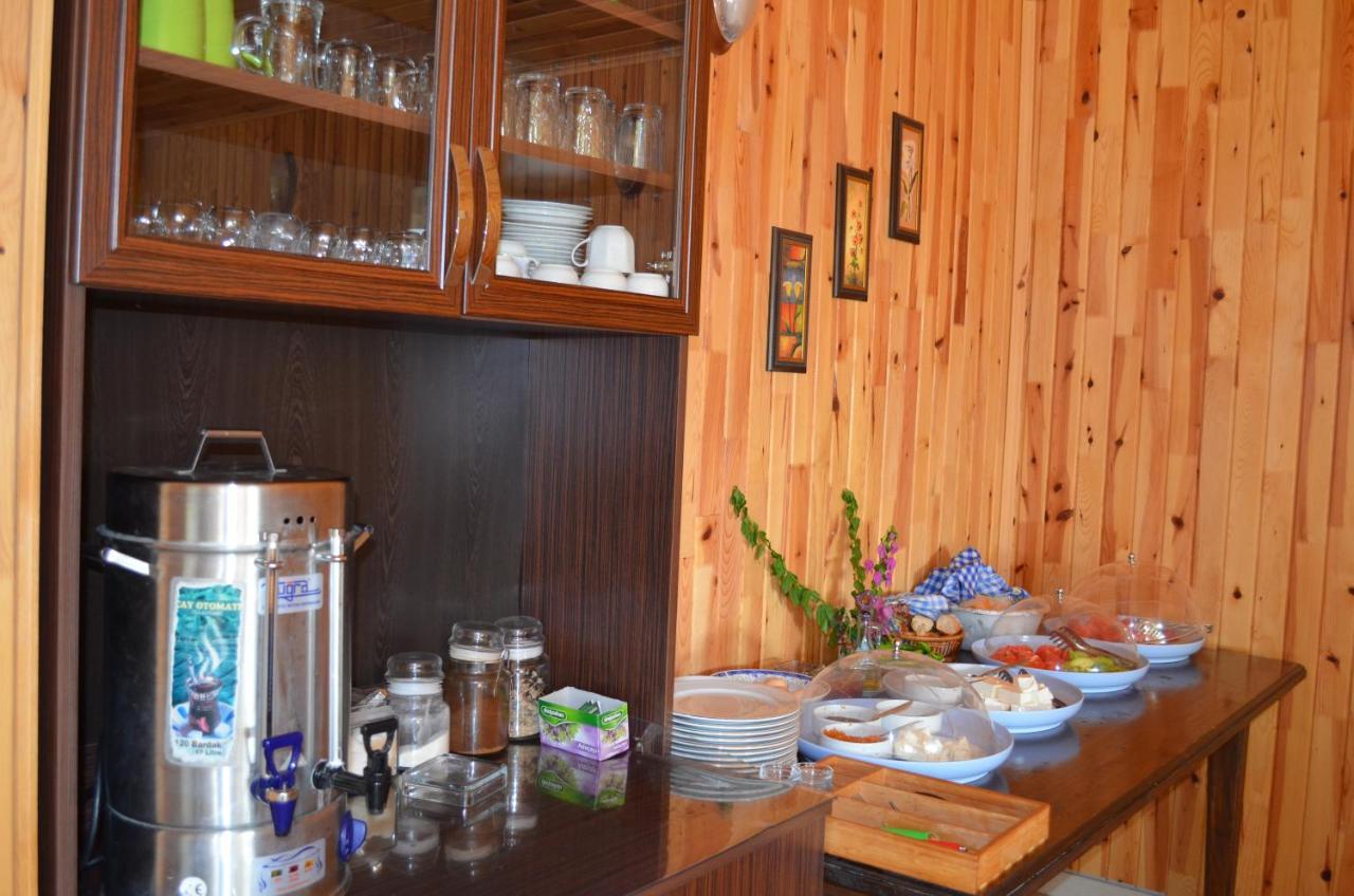 Tunays Pansiyon Bed and Breakfast Çıralı Exterior foto