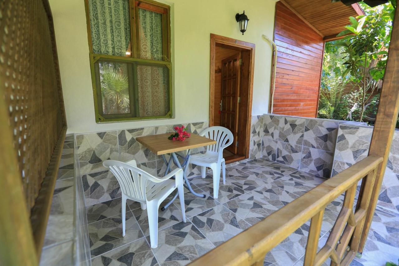Tunays Pansiyon Bed and Breakfast Çıralı Exterior foto