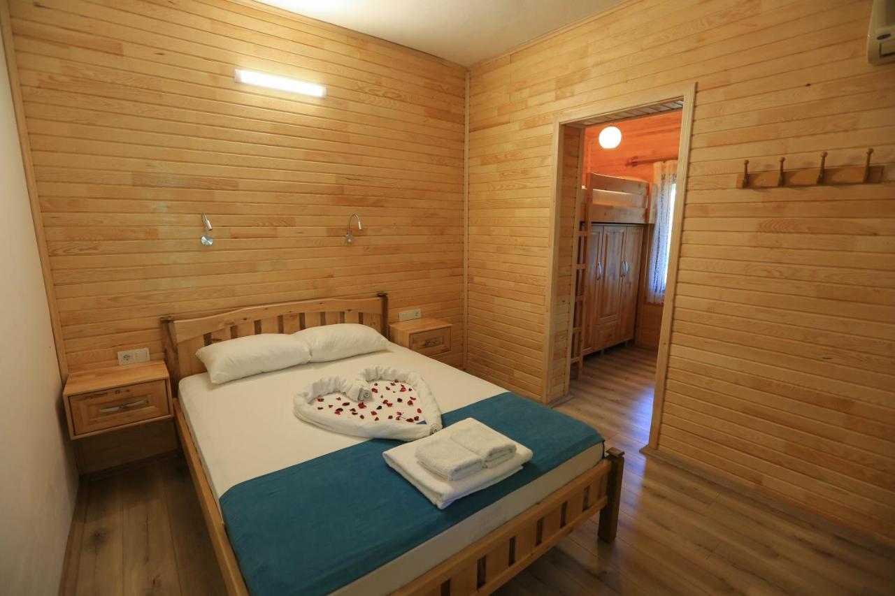 Tunays Pansiyon Bed and Breakfast Çıralı Exterior foto