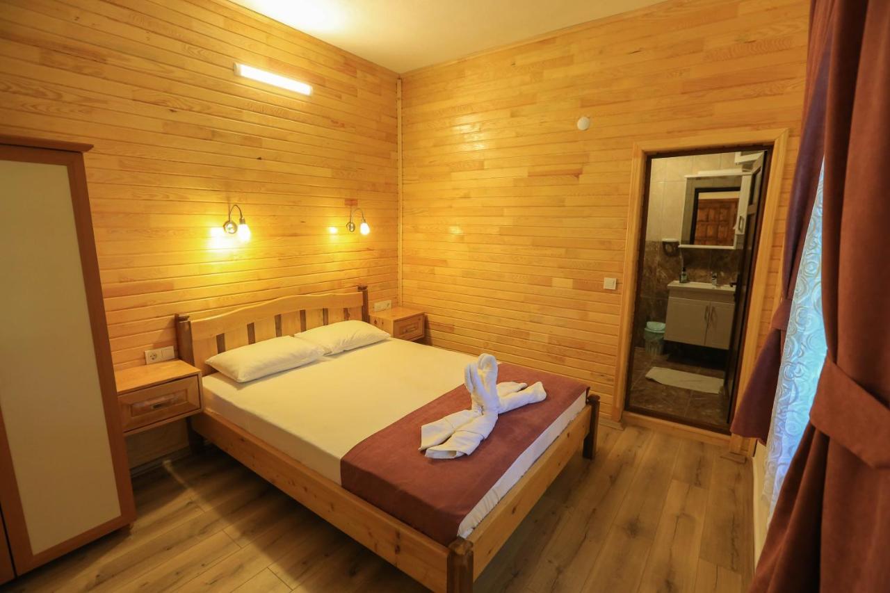 Tunays Pansiyon Bed and Breakfast Çıralı Exterior foto