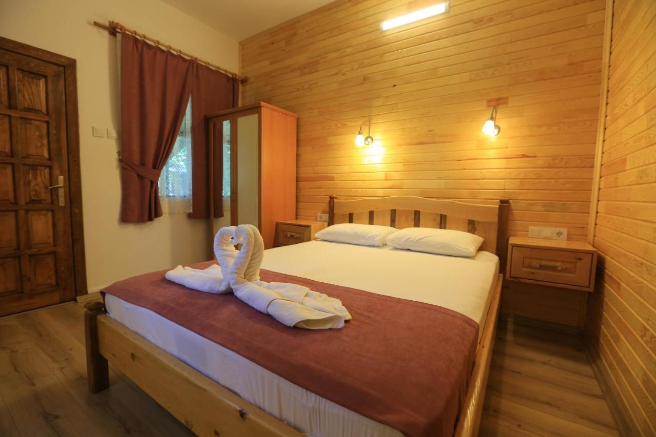 Tunays Pansiyon Bed and Breakfast Çıralı Exterior foto